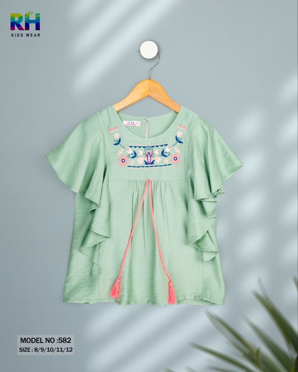 بلوزة مطرزة بناتي